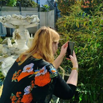 Une étudiante du MNHN à Poush